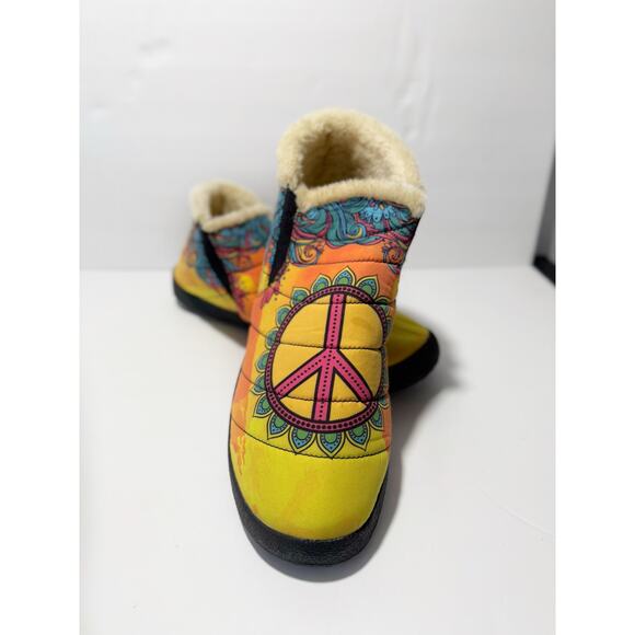Yes We Vibe Colorful Comfy Sherpa Lined Slip On Peace Sign Shoes US 11 EU 45 - Picture 4 of 5